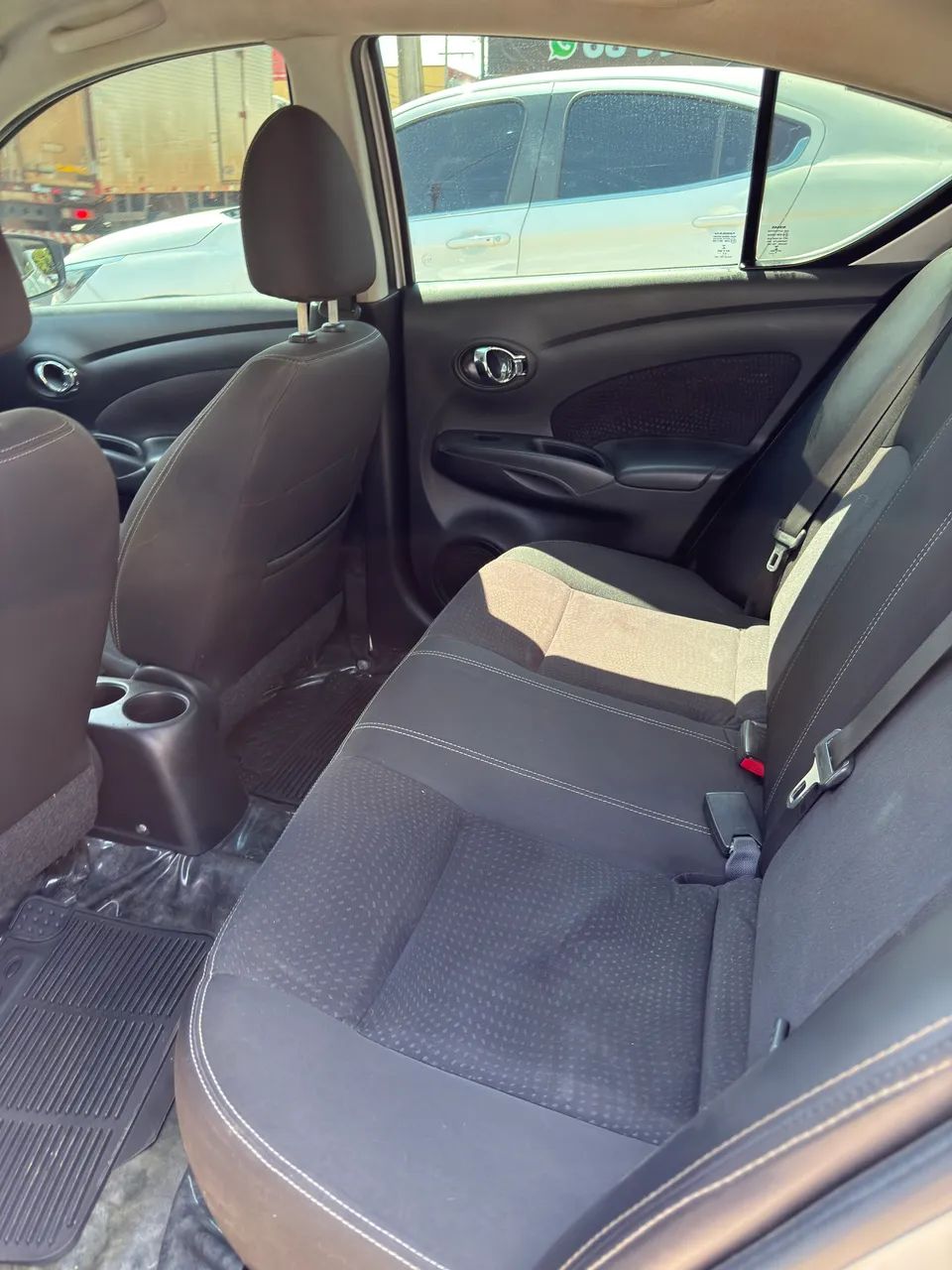 Nissan Versa SV 1.6 16V Flexstart 4P Mec. 2016 - Foto 4