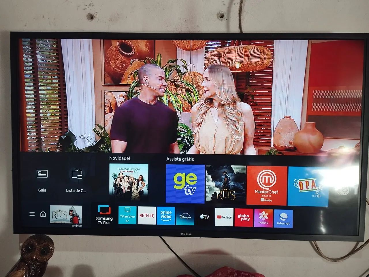 Tv Samsung cristal smart de 43 polegadas completa semi nova  - Foto 2