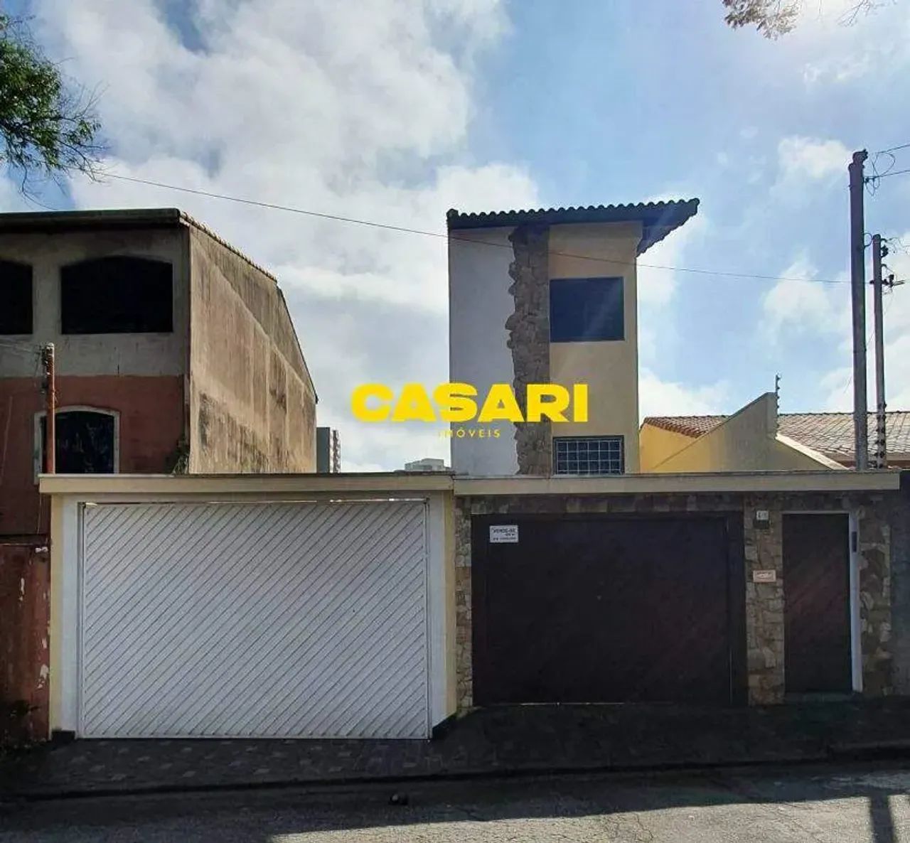 Sobrado para locação com 3 dormitórios e área extra em Vila Floresta  Santo André/SP