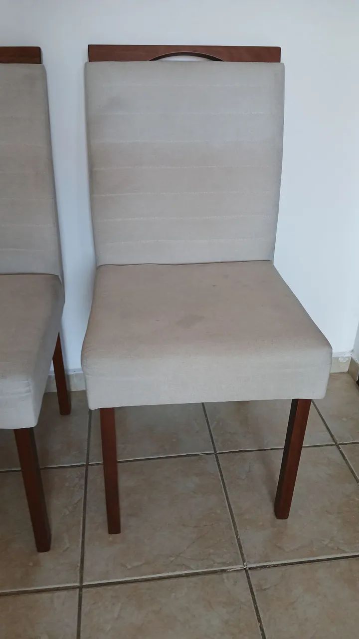 Vendo cadeiras em madeira - Foto 2