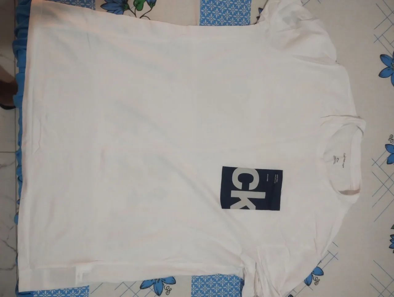 Camiseta Calvin Klein nova original importada  - Foto 2