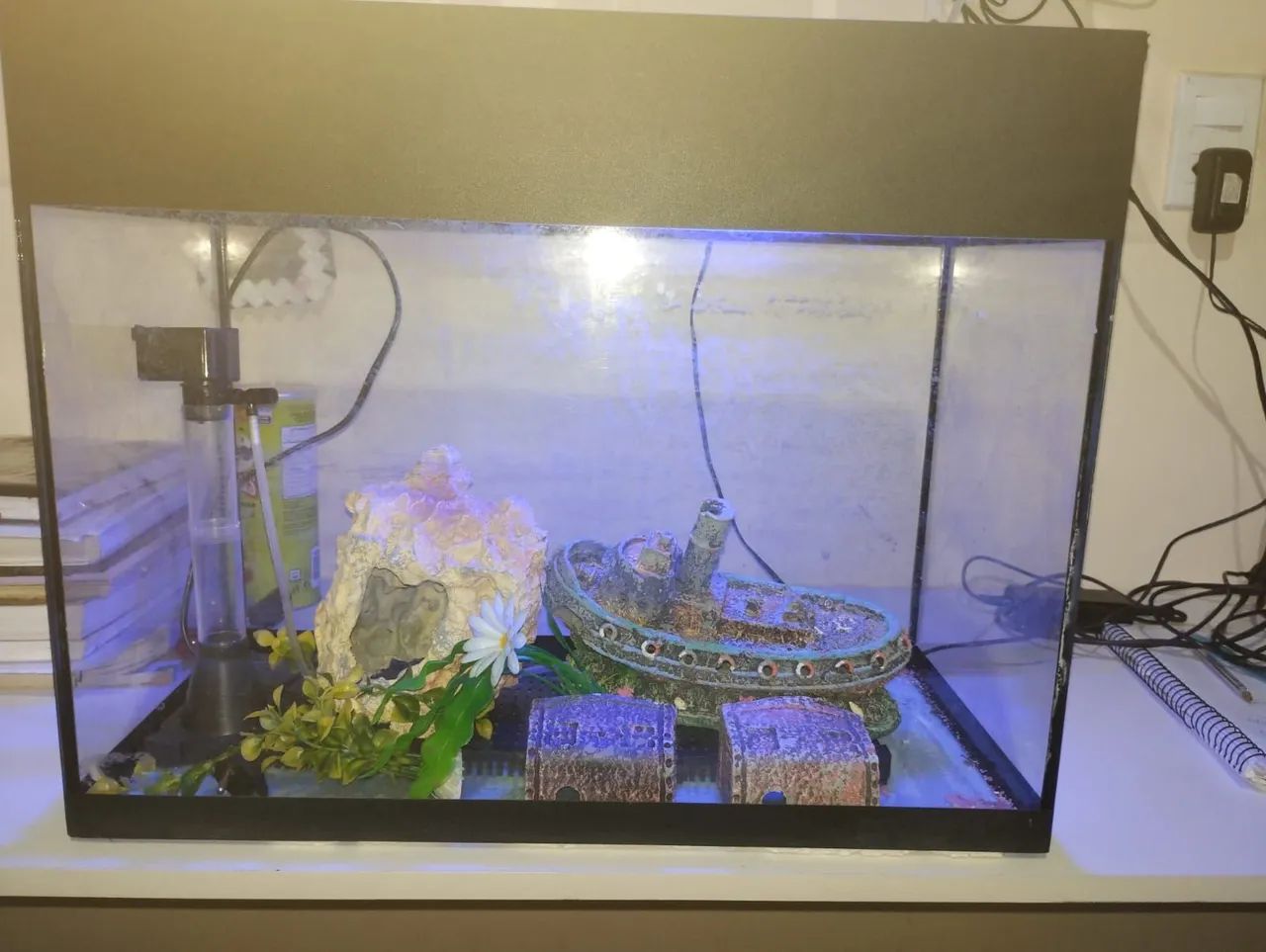 VENDO AQUÁRIO COMPLETO COM TUDO LUMINÁRIA TUDO  - Foto 2