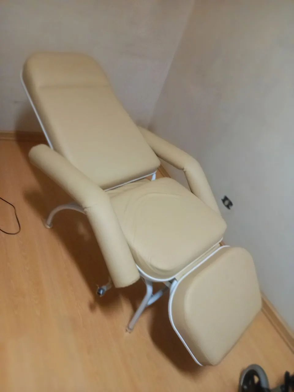 Poltrona de repouso . Várias posições de descanso  . Novinha, quase sem uso - Foto 2