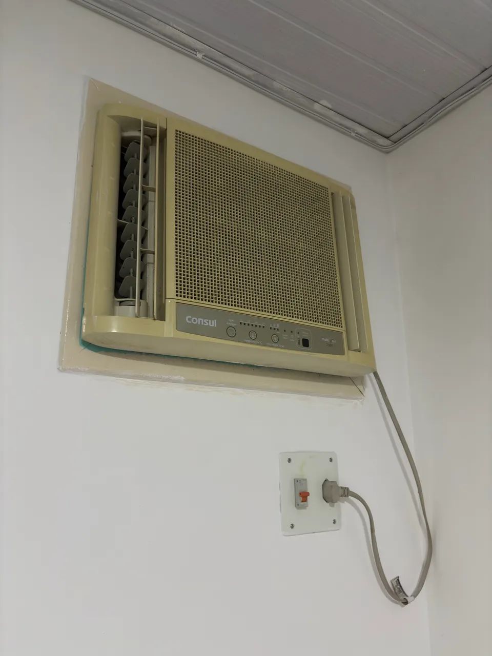 Ar-condicionado Consul Multi Air 7500btus com controle. 