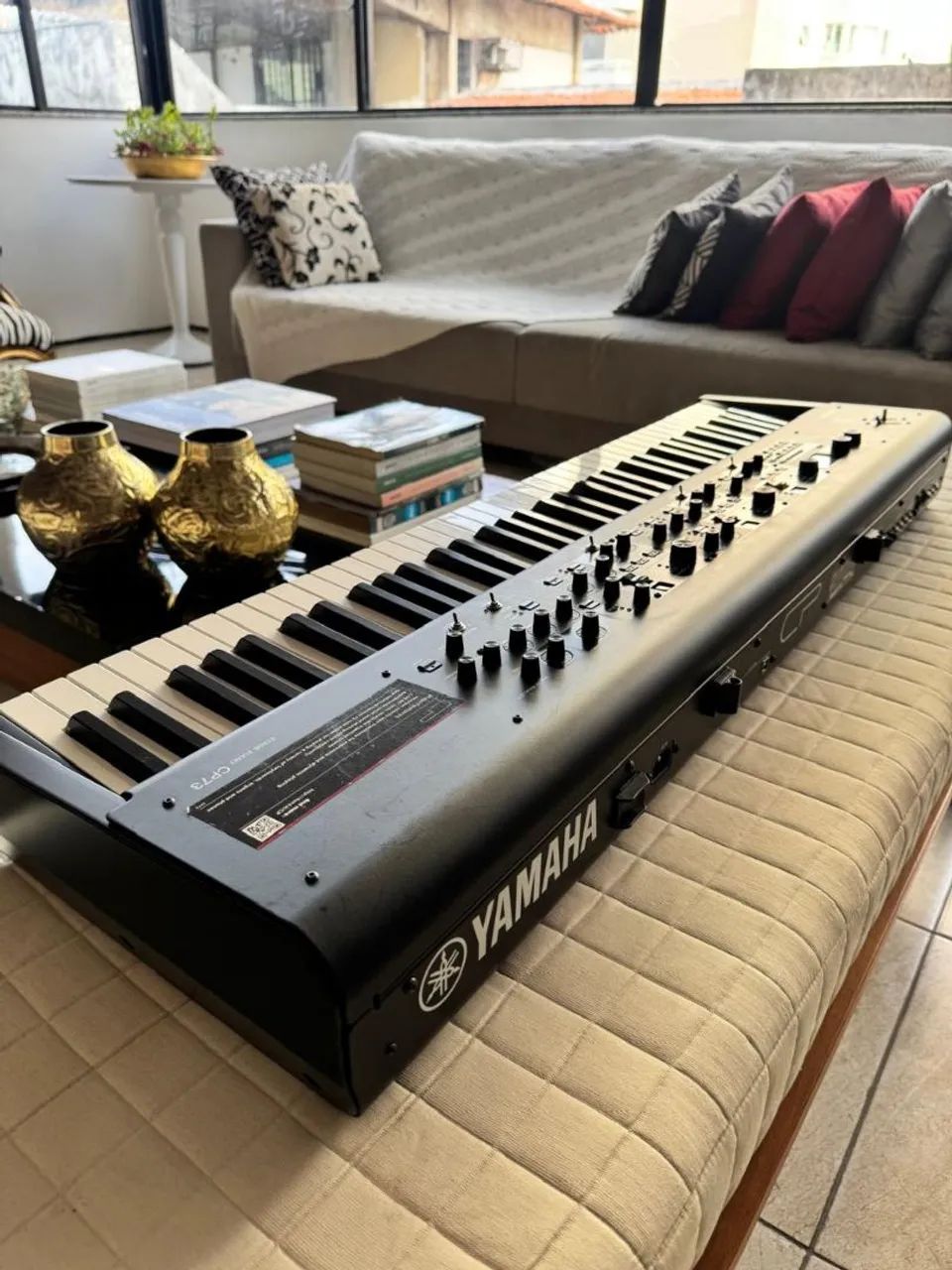 Teclado e Piano Digital Yamaha CP-73 - Foto 4