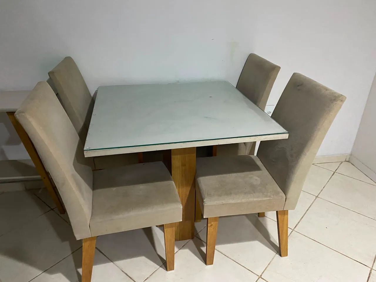 Mesa, aparador e rack