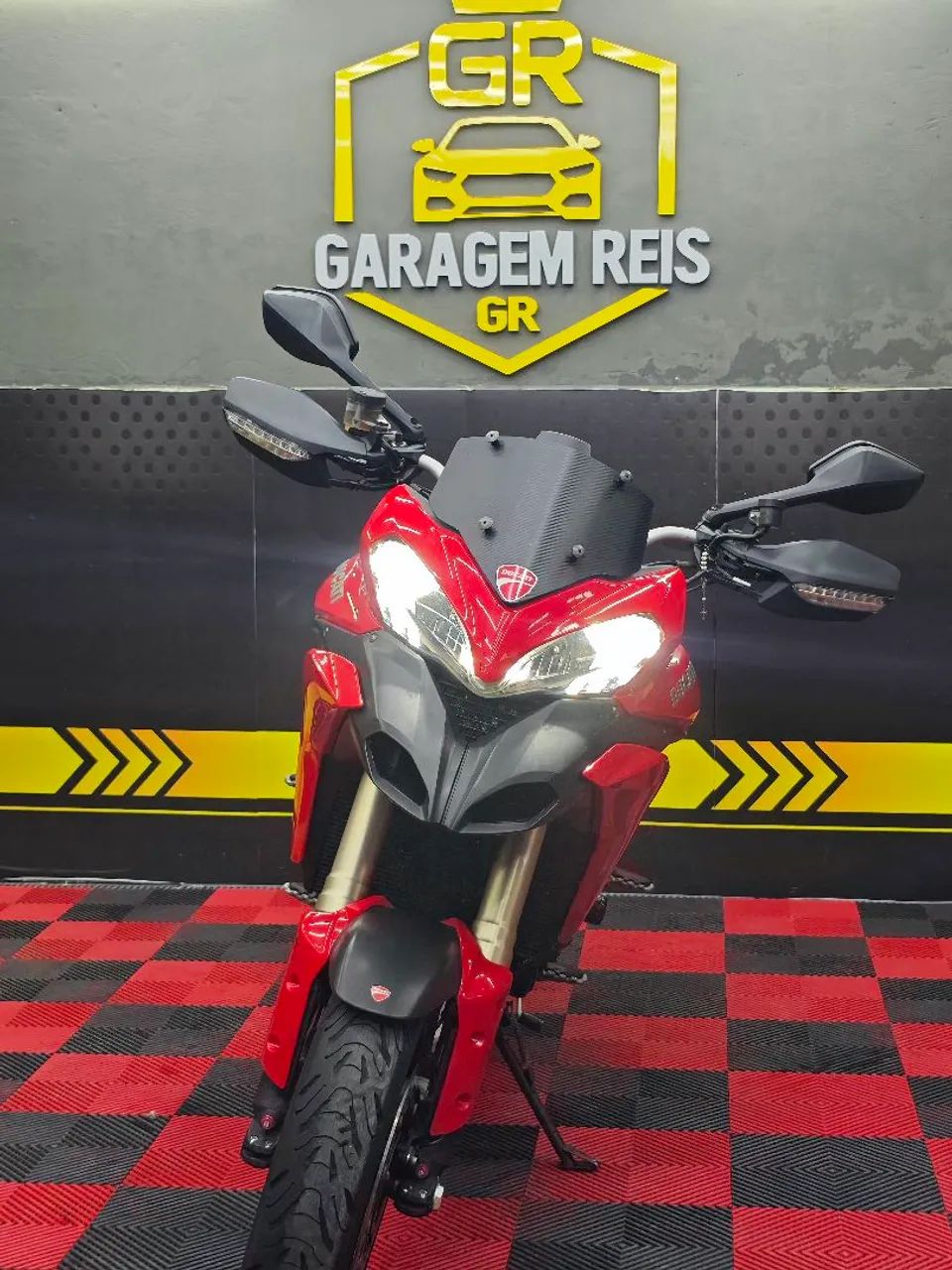 Ducati 1200 multistrada.