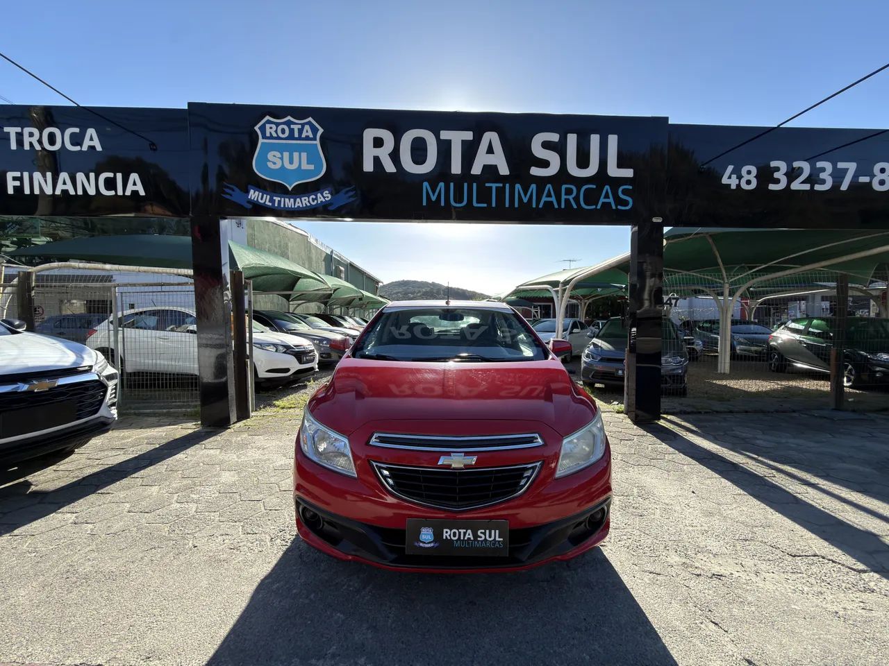 Chevrolet Onix Hatch LT 1.0 8V Flex Power Mec. 4P 2013 - Foto 2