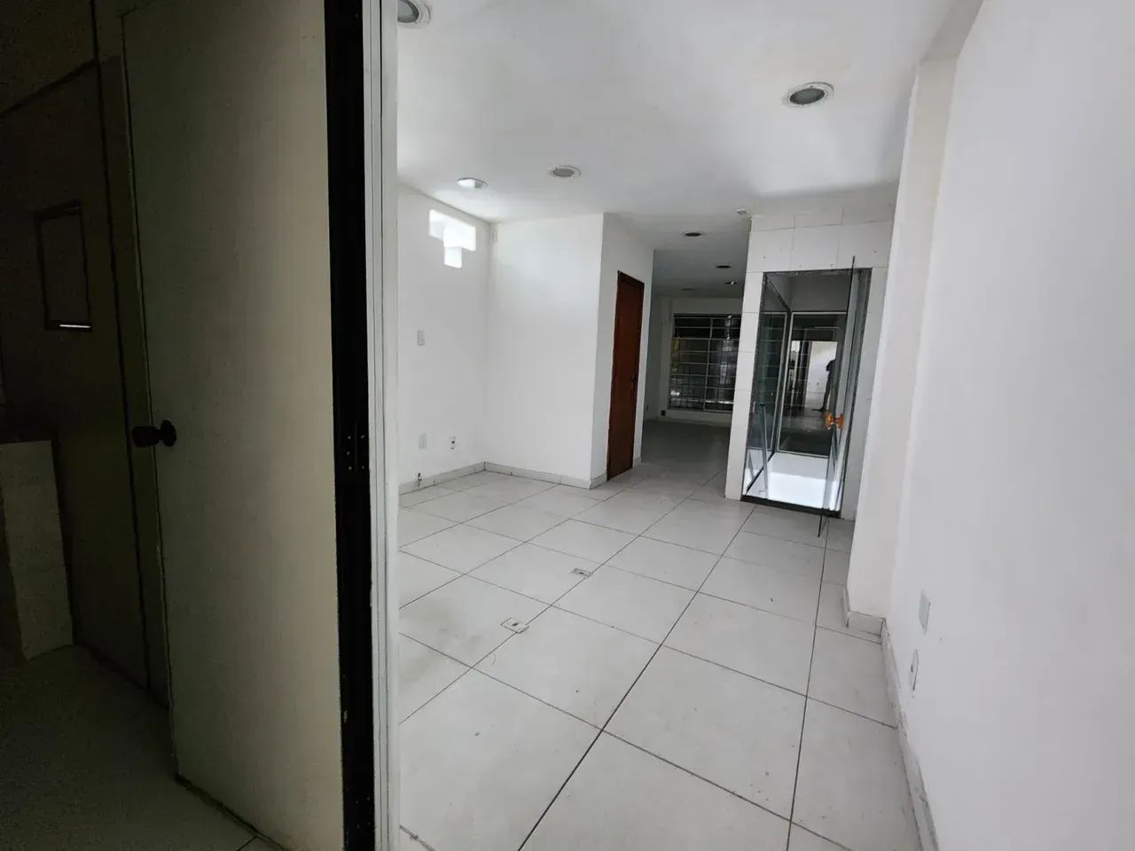 Sobreloja Ampla no Centro de Nilópolis  Ideal para Consultórios e Empresas - Foto 4