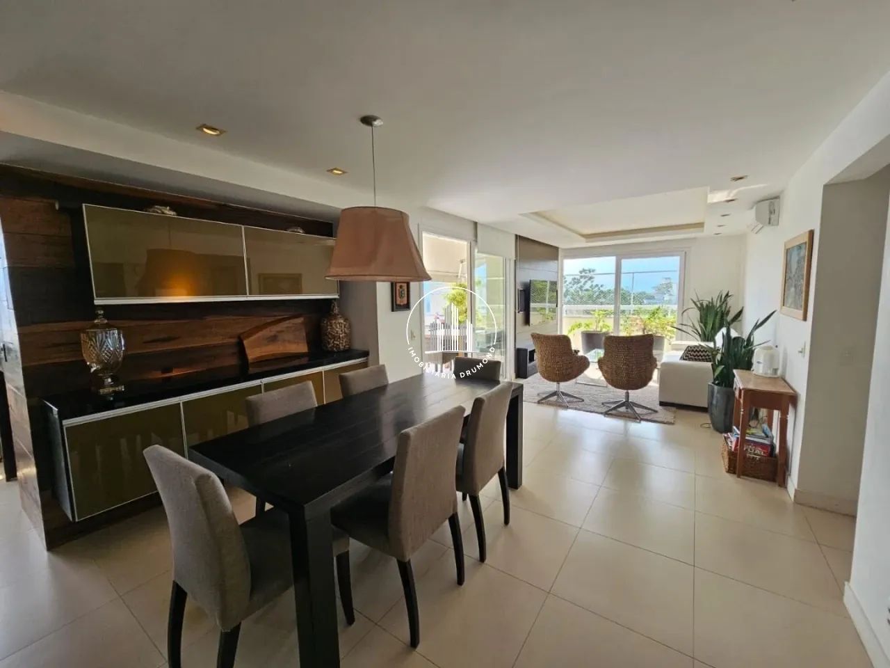 Apartamento 3 Quartos com 3 Suítes e 227m² - Itacorubi - CEN