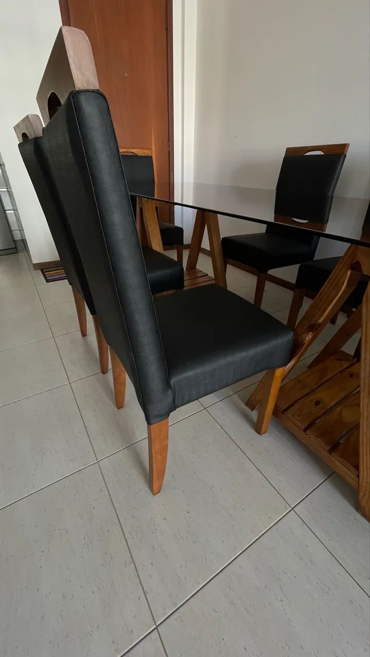 Vendo mesa com 6 cadeiras  - Foto 3