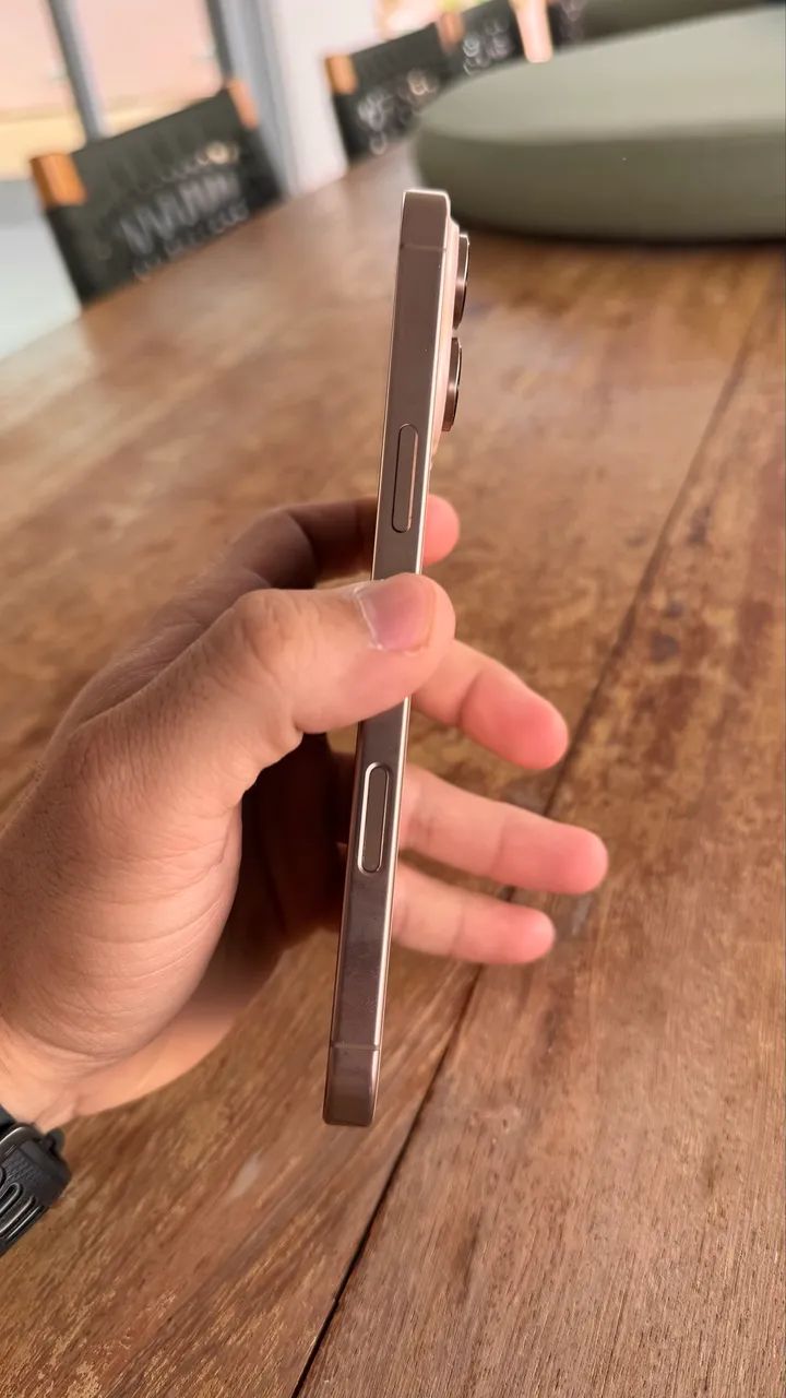iPhone 16 Pro Max - Foto 3