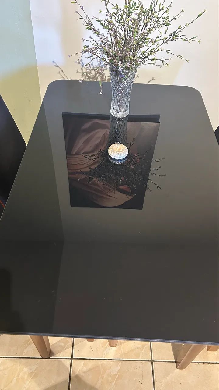 Mesa de madeira maciça