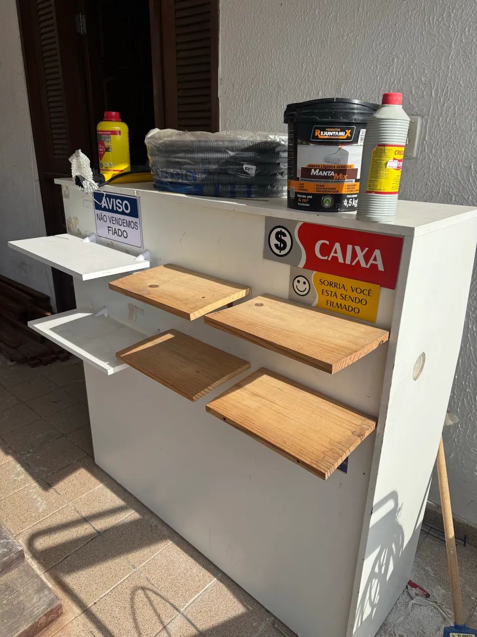 Caixa para loja em MDF com portinha e gaveta