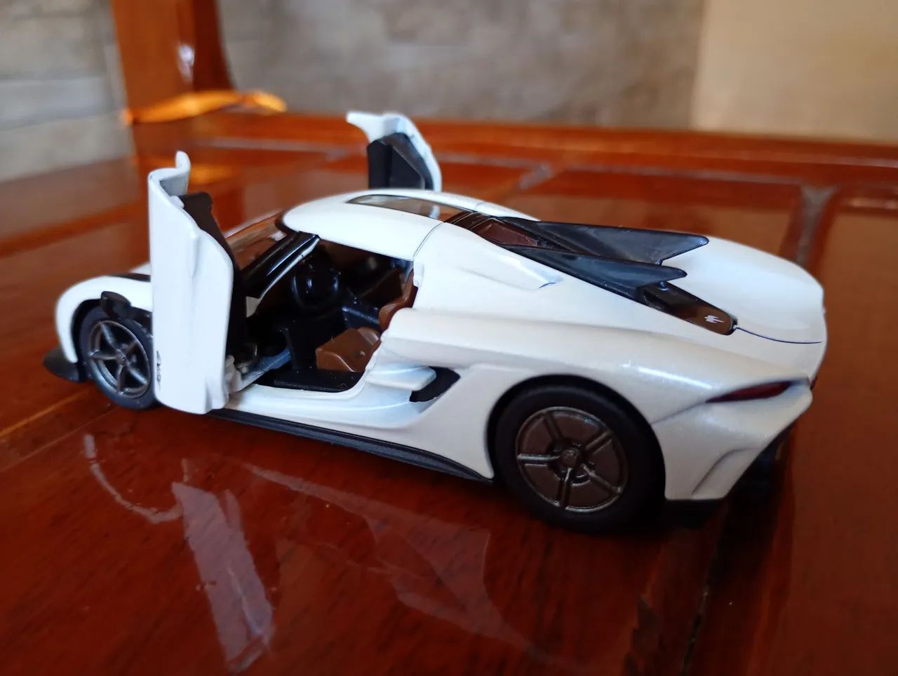 Miniatura Jesko Absolut Kinsmart  - Foto 3