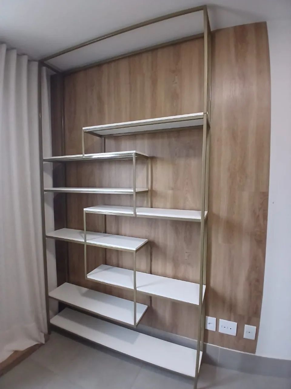 Bookshelf468254570264012800