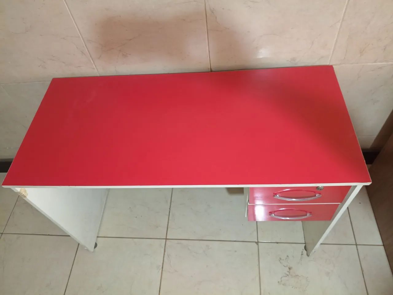 Mesa com 2 gavetas TOP  - Foto 4
