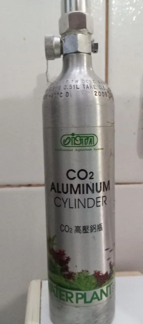 Cilindro Co2 com valvula de ajuste fino. 