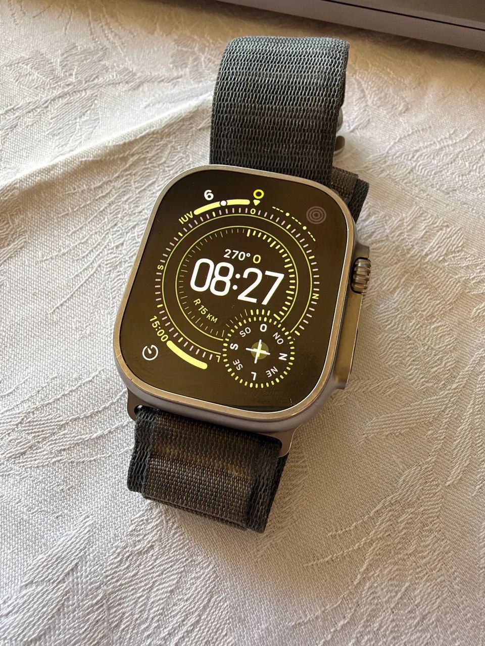 Apple Watch Ultra 2 49mm Titanium