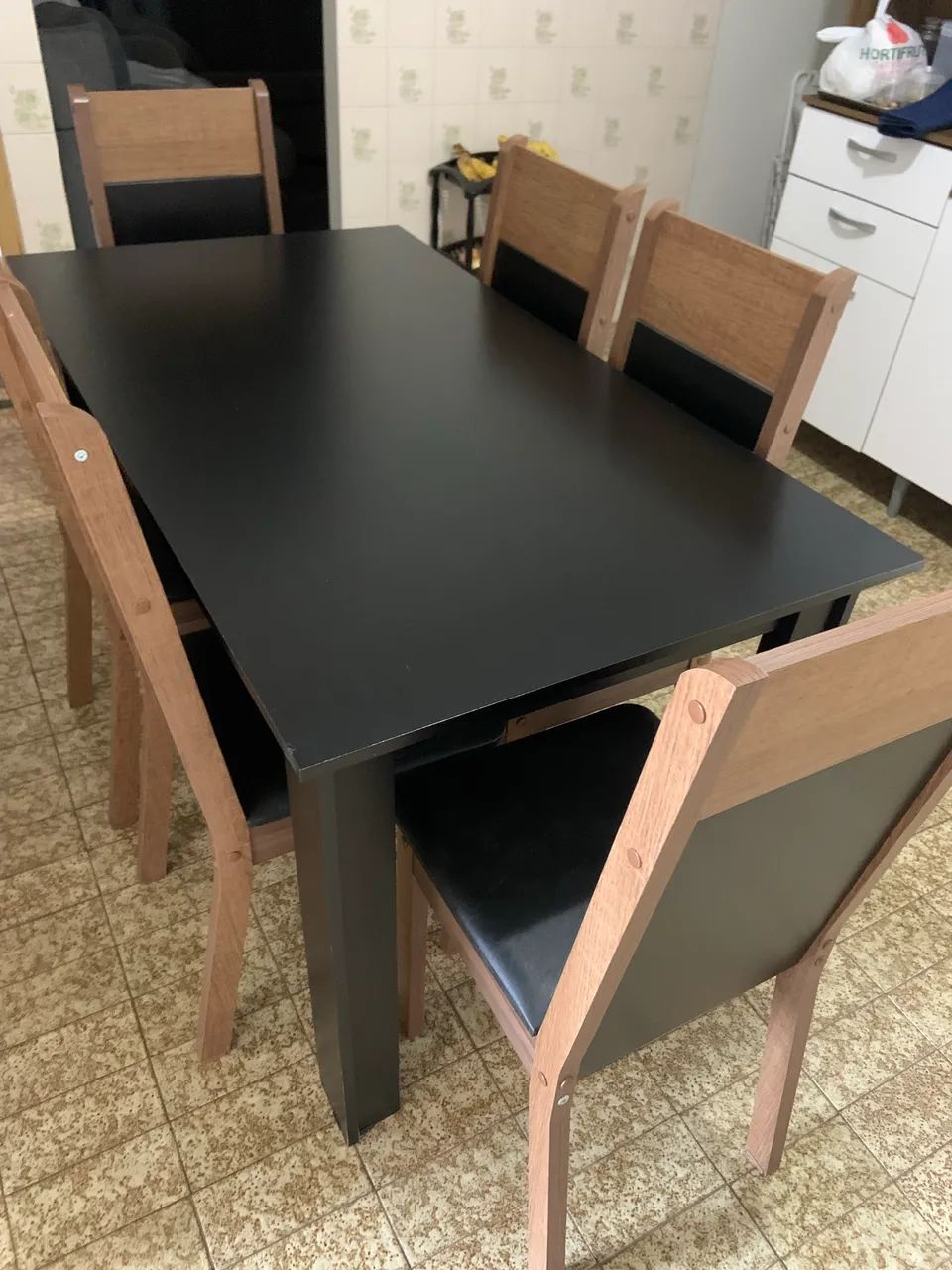 Vendo mesa com 6 cadeiras  - Foto 2