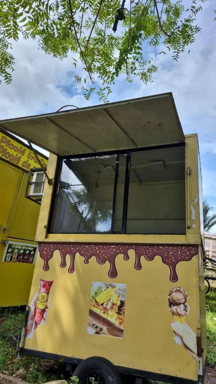 OPORTUNIDADE! Dois contêiner e um carrinho de pipoca.