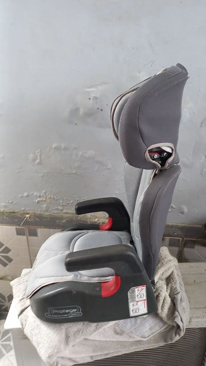 Vendo cadeirinha e assento de elevação para criança - Foto 3