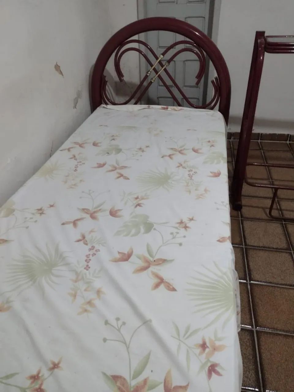 Cama com pequena estante de livro - Foto 2