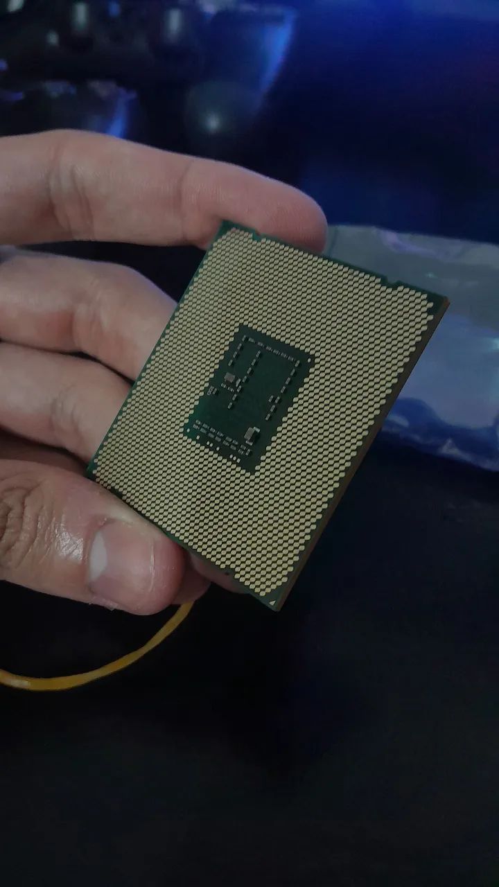 Xeon 2650 V3466472838512650241