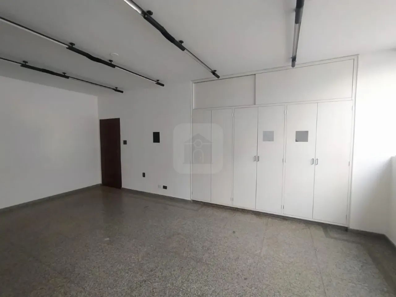 Sala comercial à venda no bairro Centro.