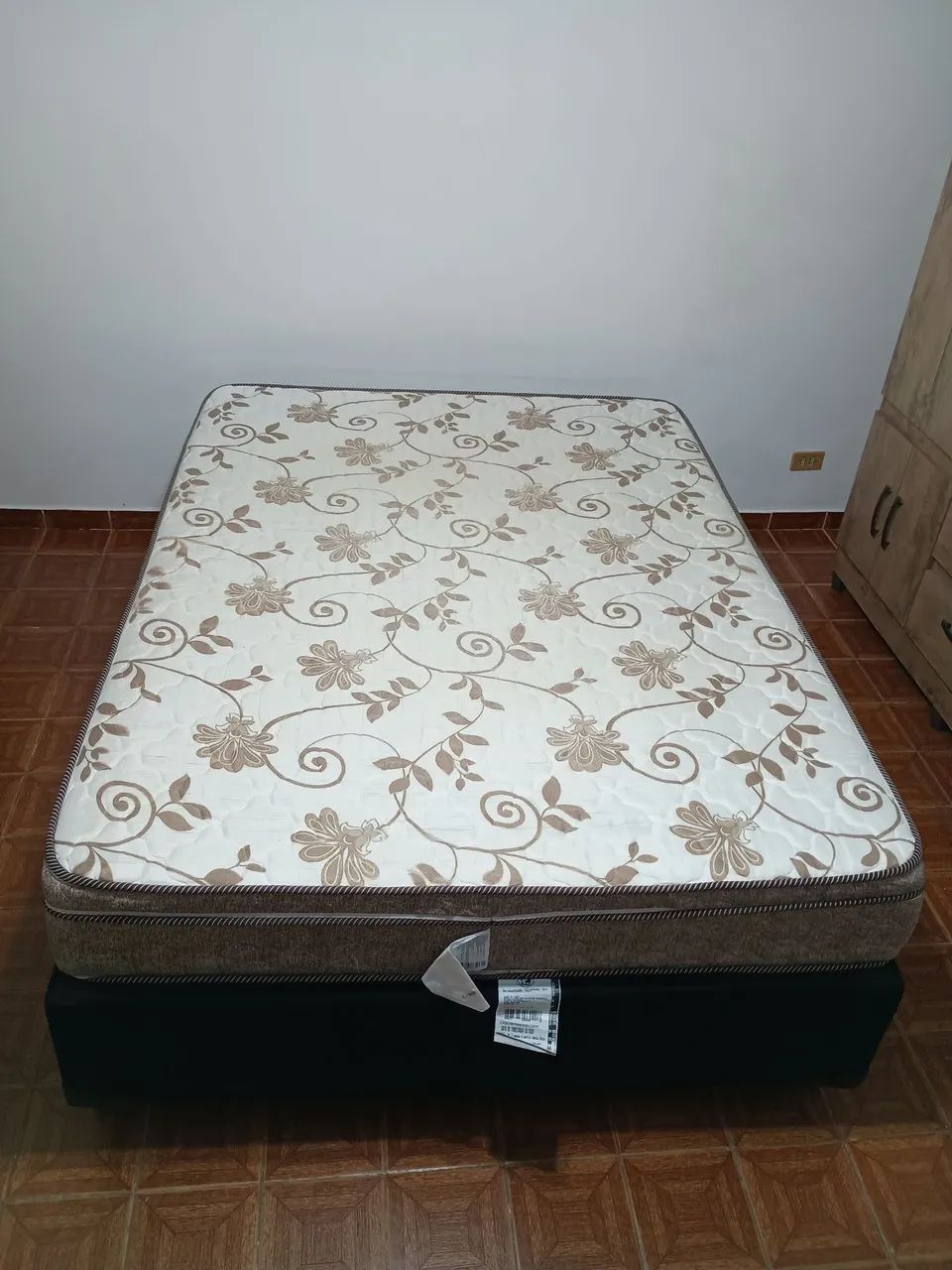 Cama de casal box