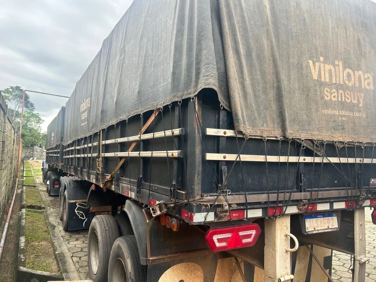 Carreta Graneleiro Bitrem