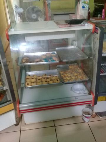 Vitrine com caixa