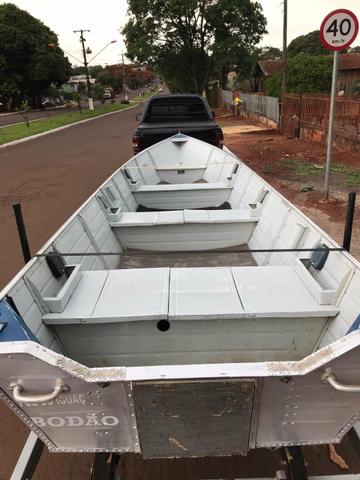 Vende-se barco