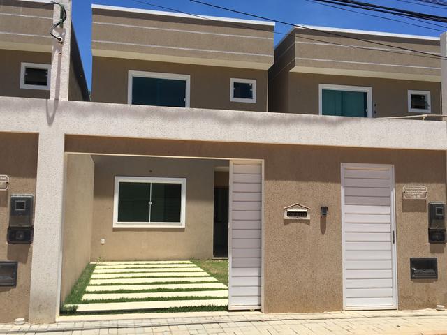 Casa solta 4/4, 2 suítes, embaixo ao lado escola perfil vilas