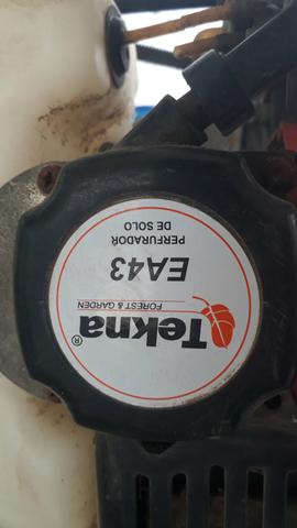 Perfurador de Solo Tekna EA43 à gasolina