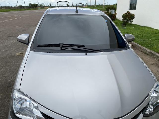Toyota Etios, completo controle de som no volante, automático, multimídia, carro novo - Foto 6