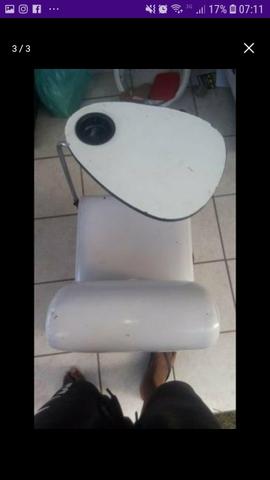 Vendo cadeirinha pra manicure