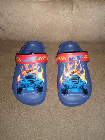 hot wheels crocs