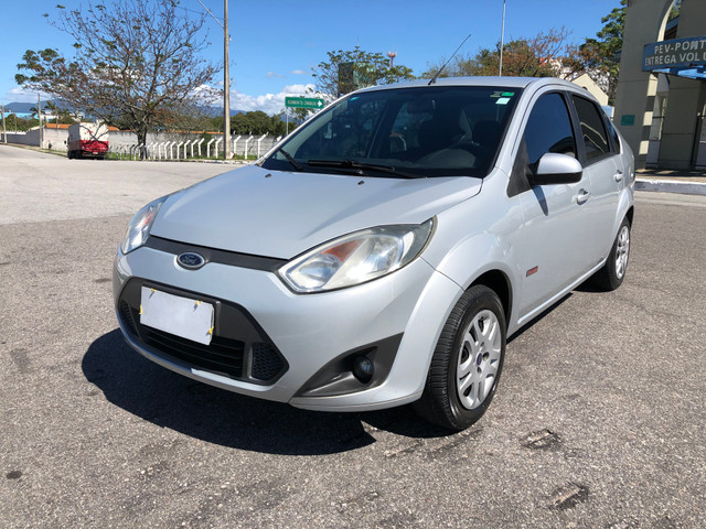 Fiesta Sedan 1.6 Completo + GNV Financia 100% - Foto 3