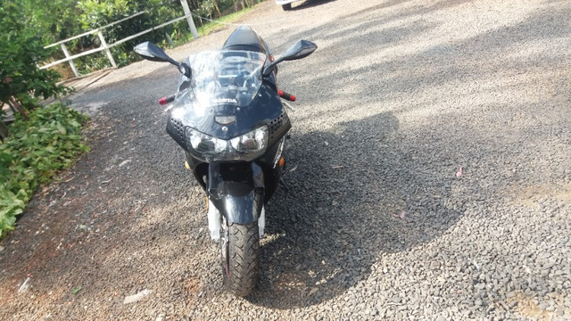 Vendo ou troco Honda cbr 900r - Foto 3