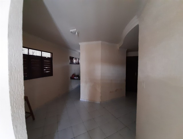 Aluga-se casa no alto com 3/4 com piscina - Foto 2