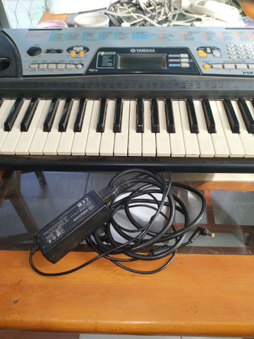 Teclado Eletrônico Yamaha