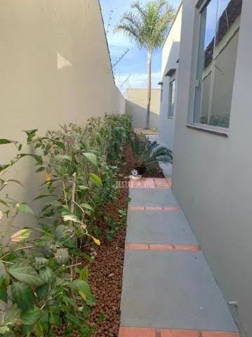 Casas de Condomínio com espaço gourmet à venda em Jardim das Palmeiras,  Uberlândia, MG - ZAP Imóveis