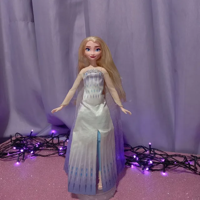 Varinha + Boneca Elza - Musical - Luzes - Frozen