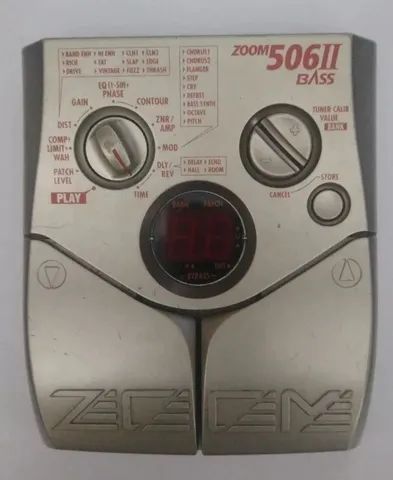 Pedaleira de Baixo Zoom 506II