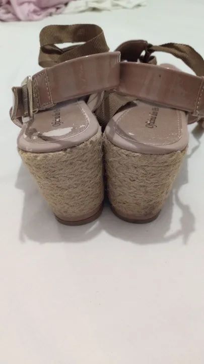 Sandália plataforma linda Tam 37 baixei agora é 39 reais - Foto 3