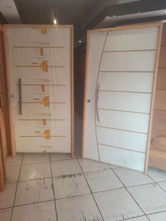 Porta pivotante 108x214mt últimas peças 10X sem juros 