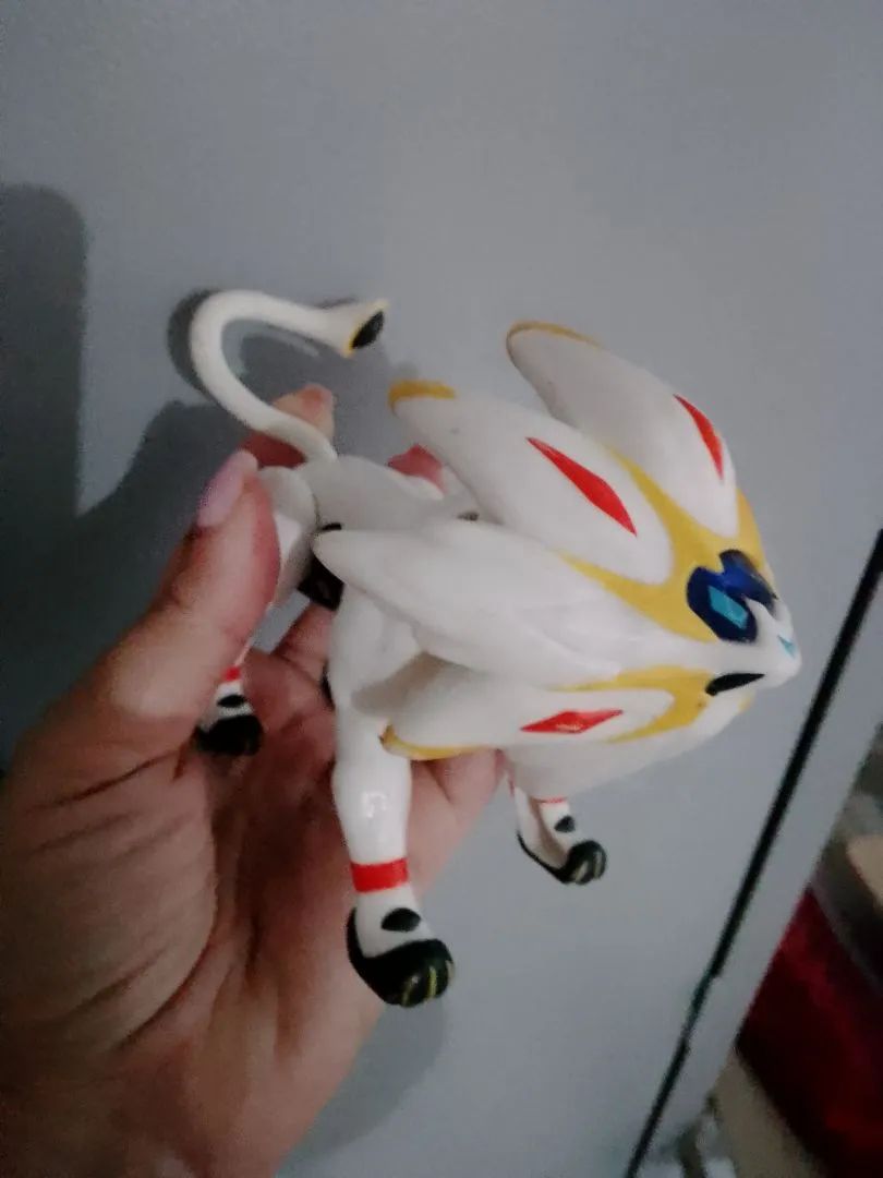 Boneco Solgaleo - Pokémon
