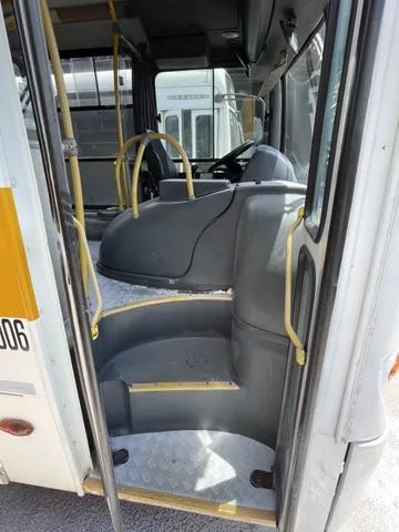 Ônibus Escolar Mercedes Benz Marcopolo 2010 em Excelente Estado - Oportunidade Única - Foto 8