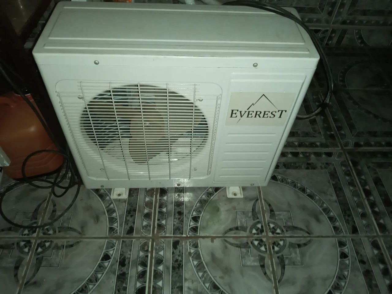 Ar Condicionado Everest Split Usado 9000 btus - Foto 2